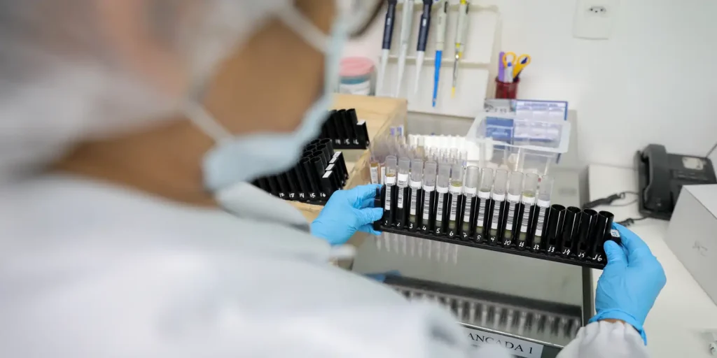 Anvisa libera testes humanos da primeira vacina brasileira contra vivax