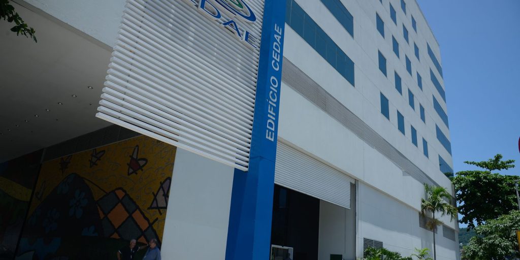 Auditoria identifica indícios de desvios de R$ 400 mi na Cedae Saúde