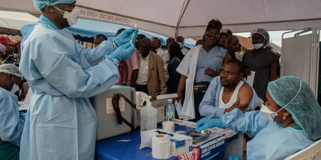 Ebola avança para oito províncias do Congo e supera 9.415 casos