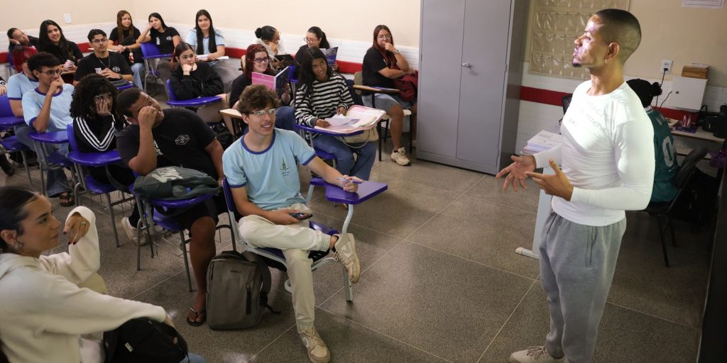 Enem 2026: inscritos automáticos têm até 18/10 para escolher idioma