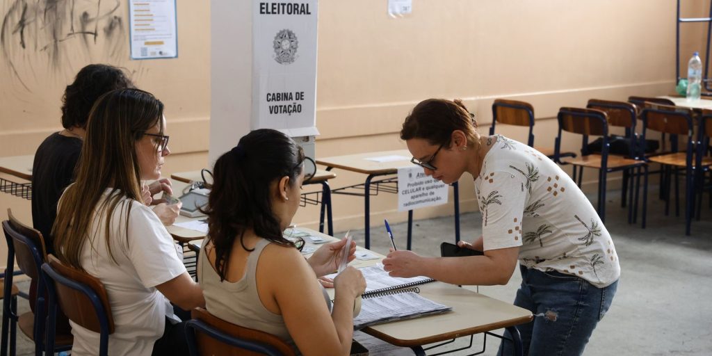 Faltou no 1º turno? Eleitor pode votar no 2º turno em 25/10