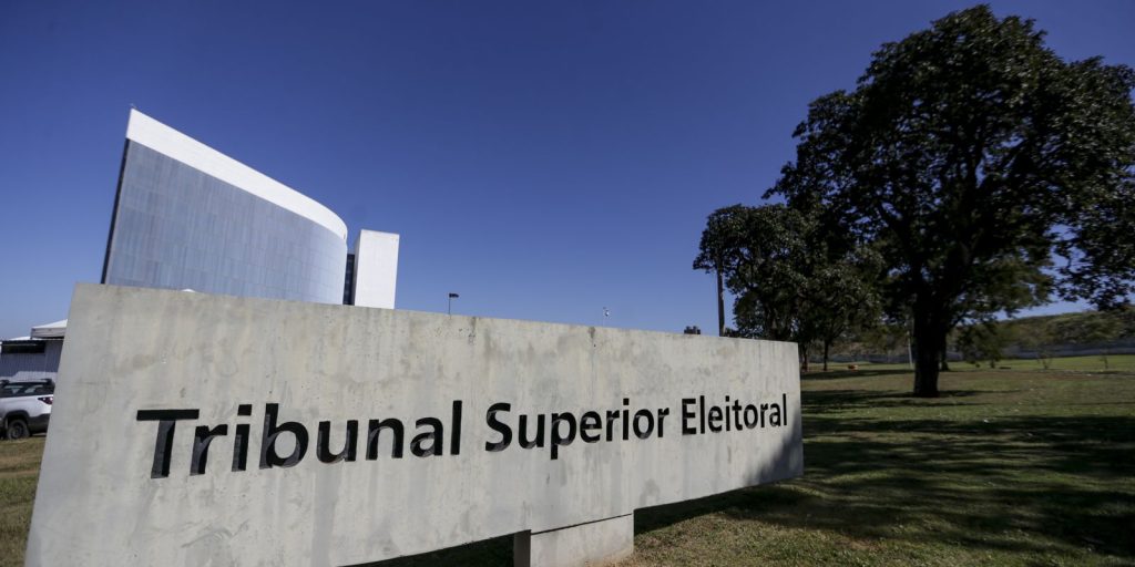 Kassio Nunes Marques reúne campanhas de Lula e Flávio e alerta judicialização