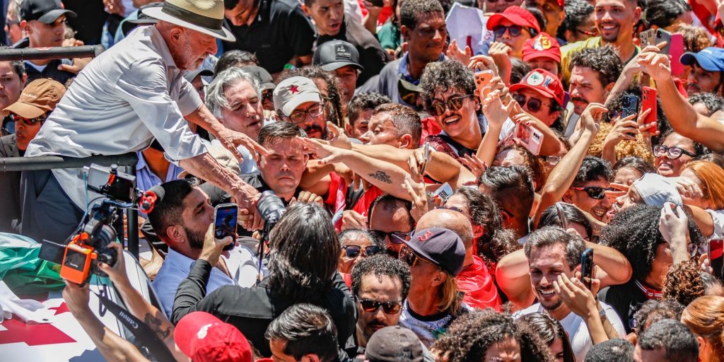 Lula: PT entra na Justiça contra suspensão do canal 'Exército do Lula'