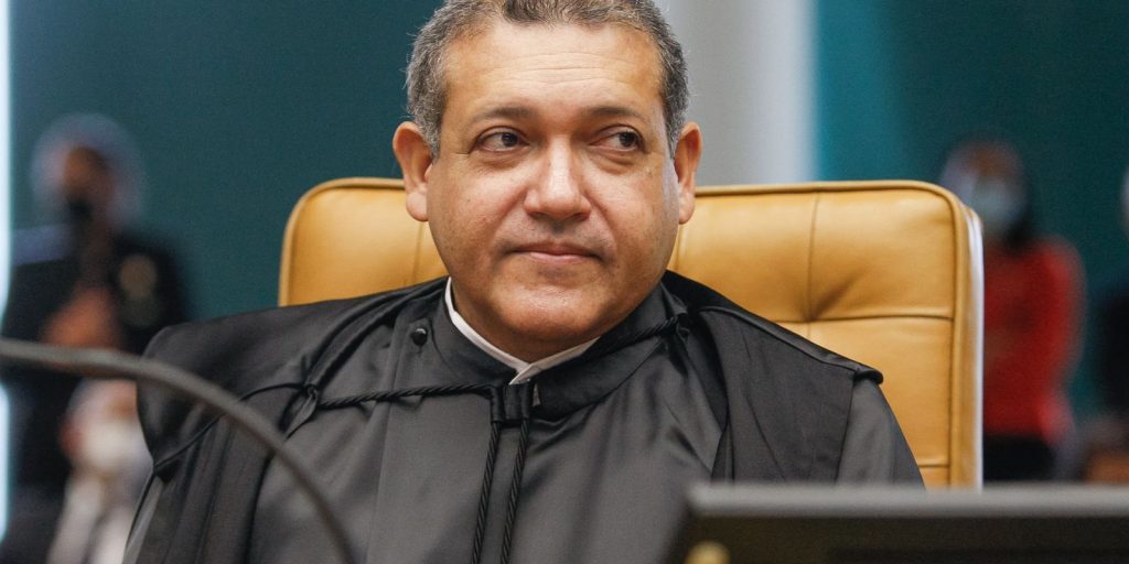 Nunes Marques suspende atualizações e novos seguidores no canal Exército do Lula