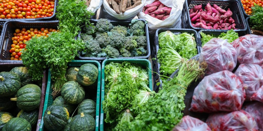Produtores e cozinhas solidárias reforçam combate à fome no Brasil