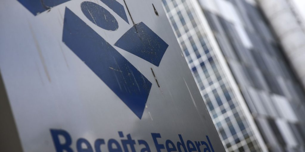 Receita libera R$ 41 bilhões em restituições para 25,9 milhões